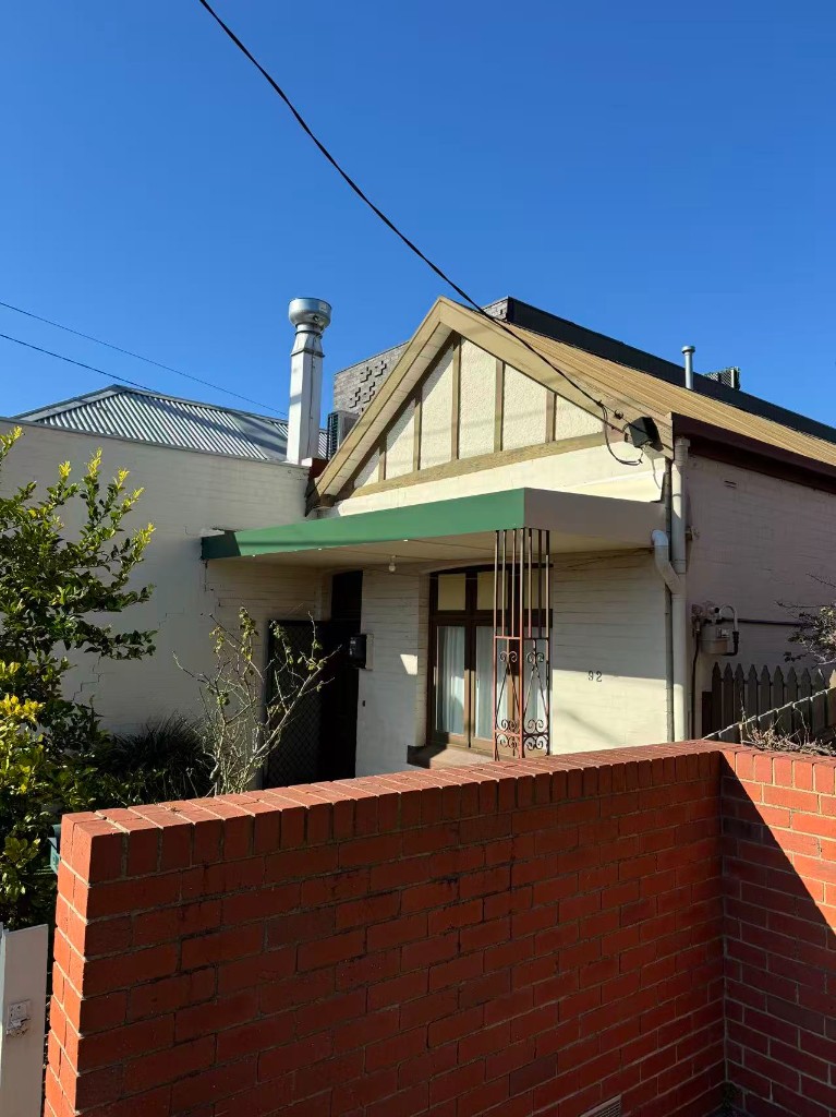 Buckingham Street verandah before rebuild showing weathered fascia